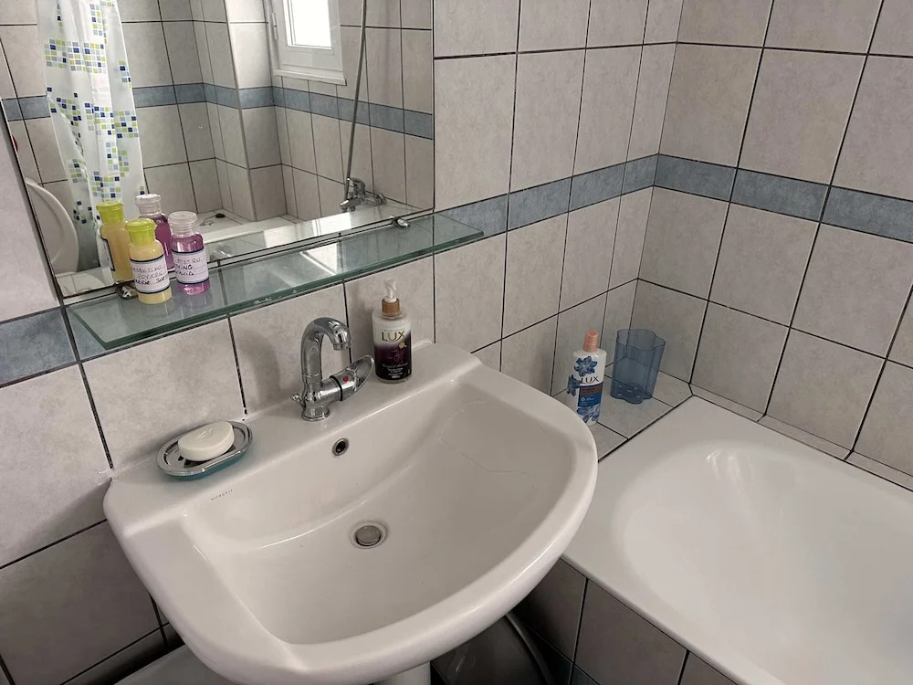 VerGian Brand New Apt at Agioi Theodoroi