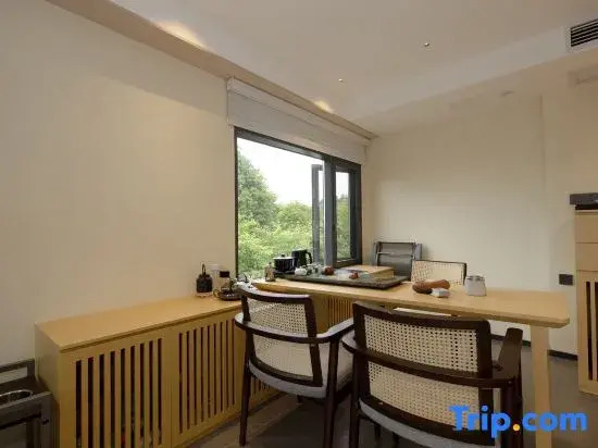 Yunmanli · Elegant Mountain Panorama | Zen Guesthouse (Terrace, Upper Jiuhua Mountain)