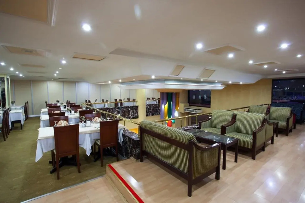 Almer Hotel