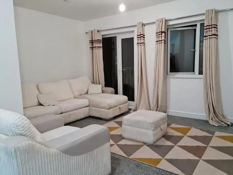 Impeccable 4-bed House Near Manchester City Centre