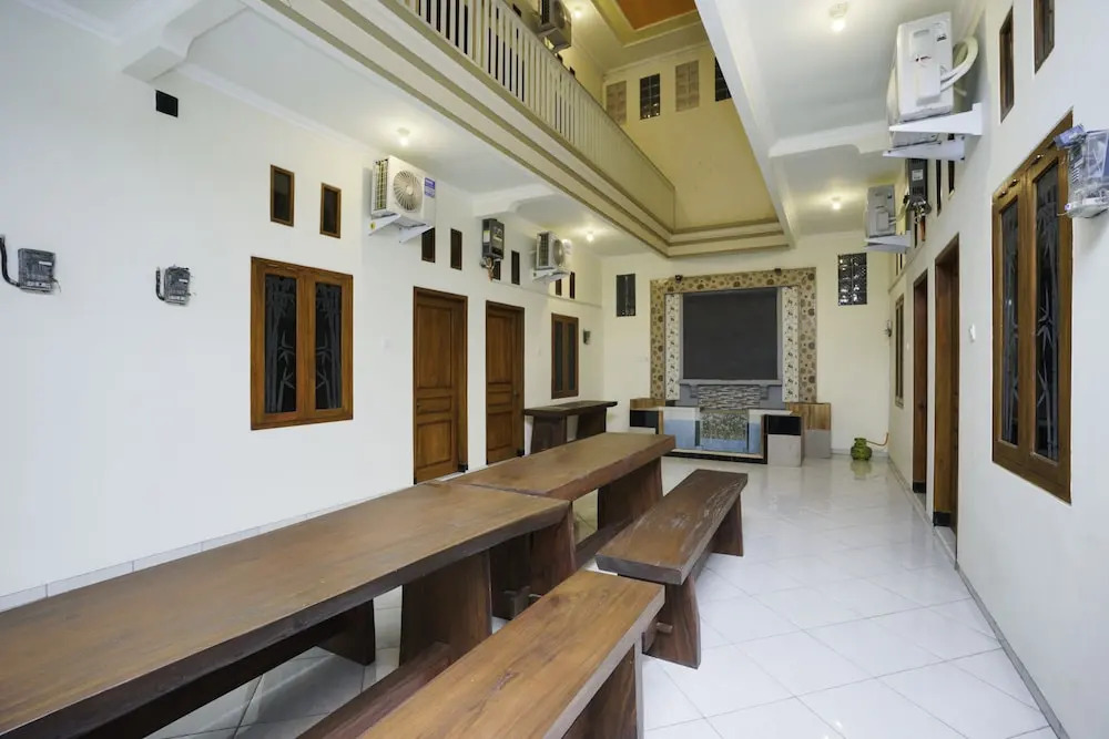 OYO 1642 Penginapan Anggrek Syariah 2