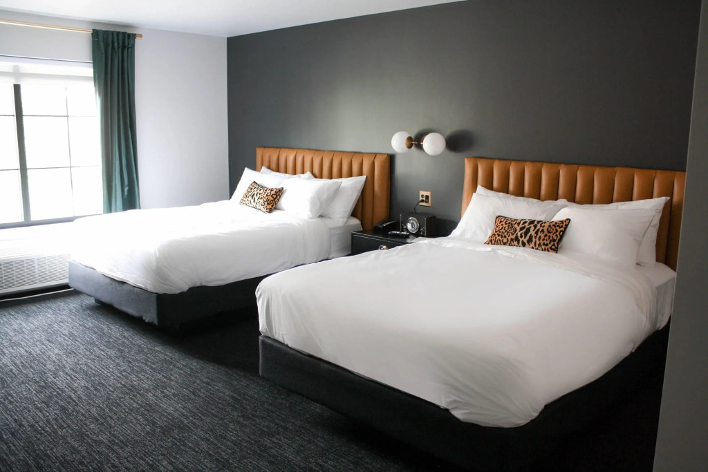 The Inn Hotel Lake Okoboji, an Ascend Collection Hotel