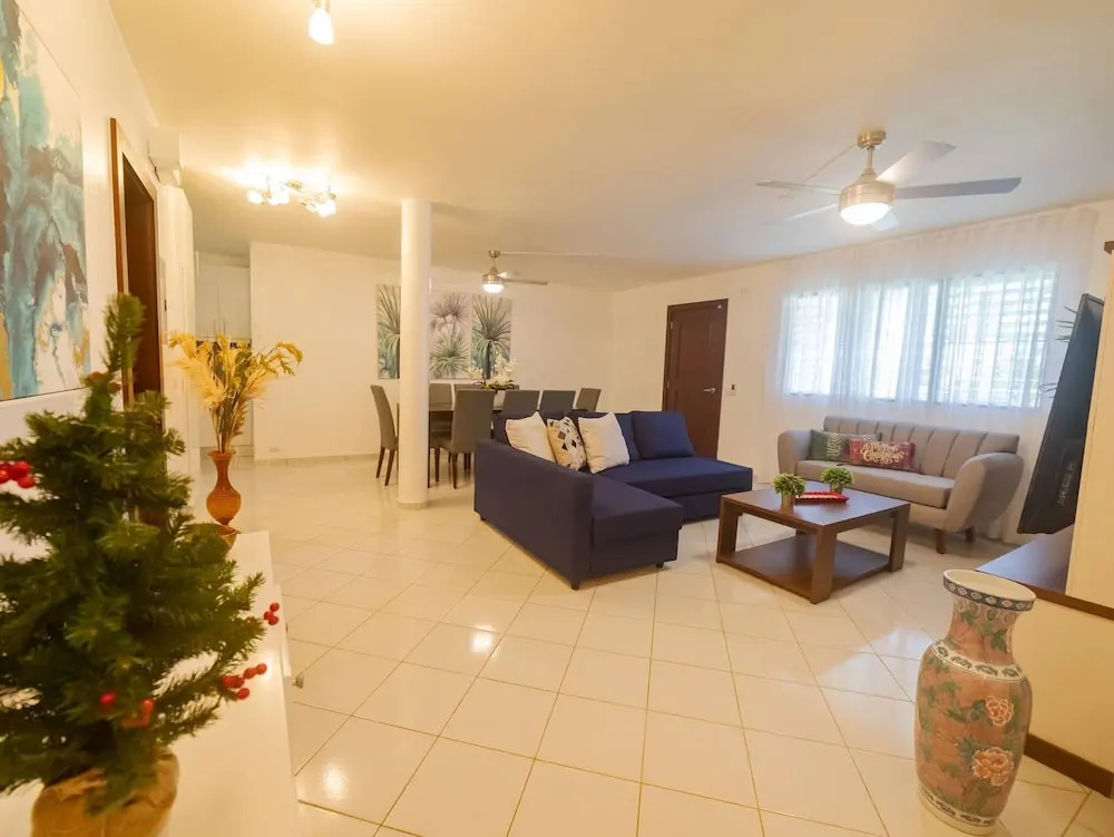 7br Massive Villa In Sosa - 2mins From Nightlife