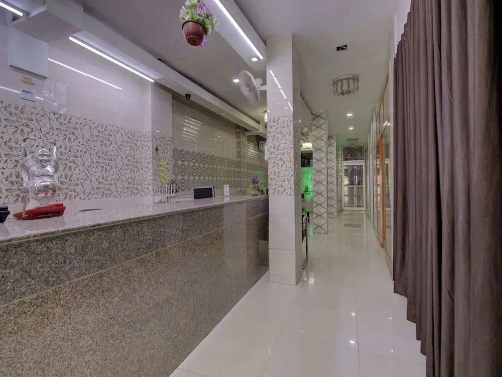 OYO 15589 Hotel Kamdhenu