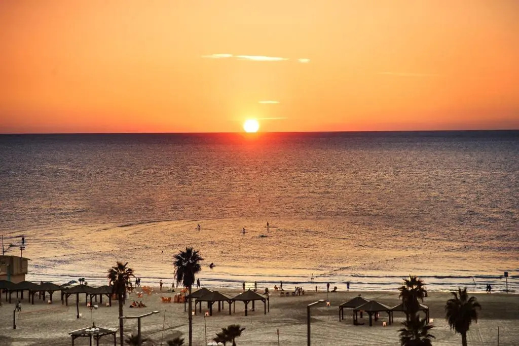 Beach Hotel by Zvieli Hotels