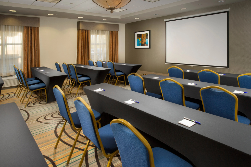 Holiday Inn Express Hotel and Suites DFW-Grapevine by IHG
