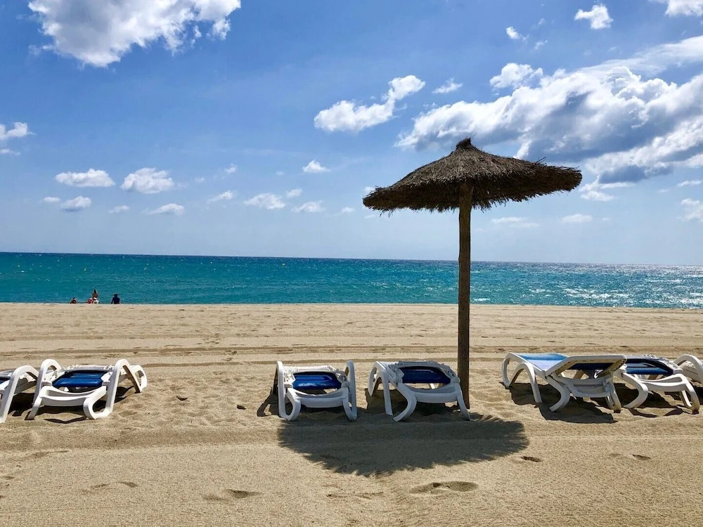 Magnifique T2 piscine mer wifi clim parking