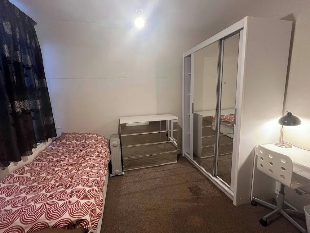 Room-en Suite Room, Finchley, London