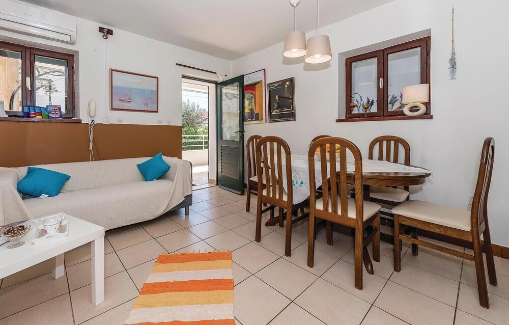 Four-Bedroom Holiday Home In Zaboric