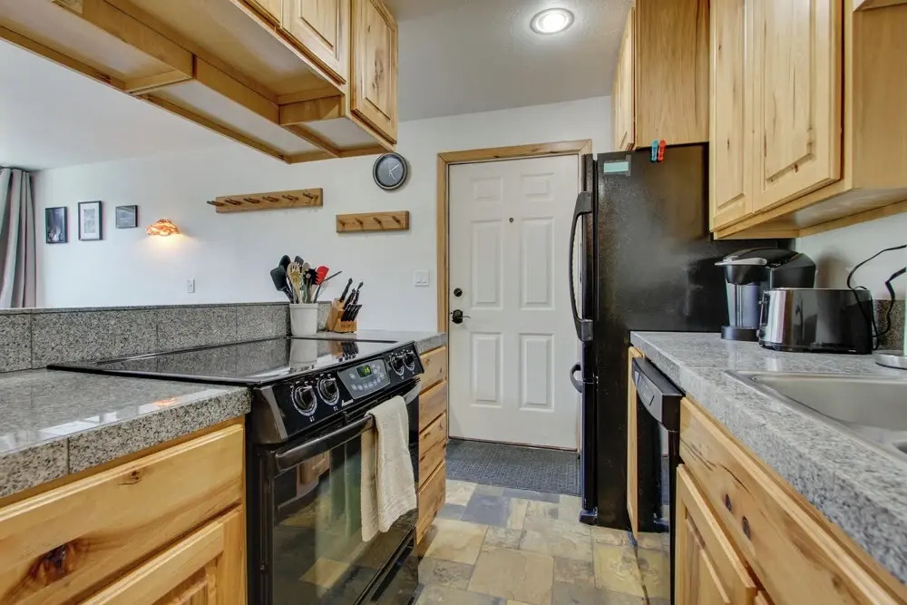 Modern Mountain-view Condo at Big Sky Resort!
