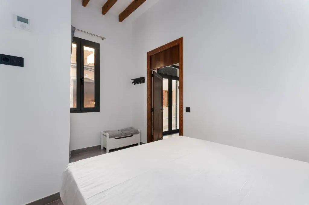 YourHouse Can Jordi, air conditioned holiday house with private pool