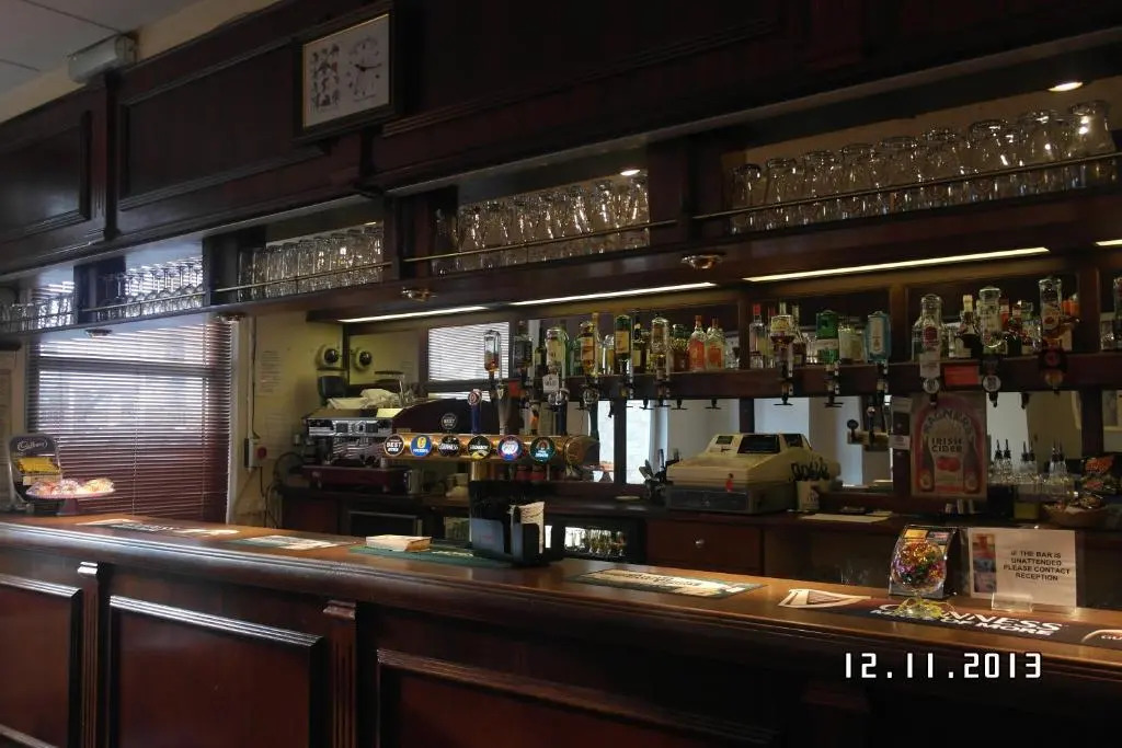 Elstead Hotel