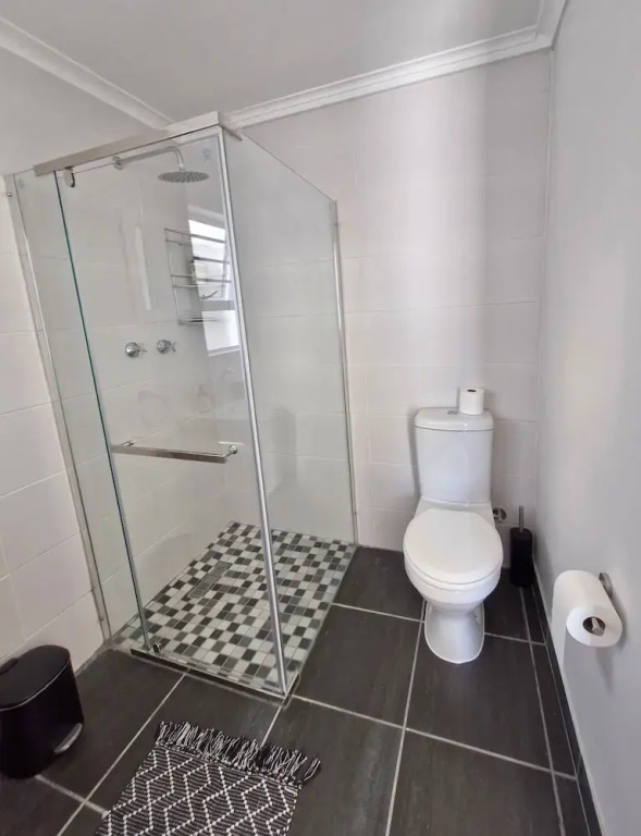 Ivy Place Studio Apartment