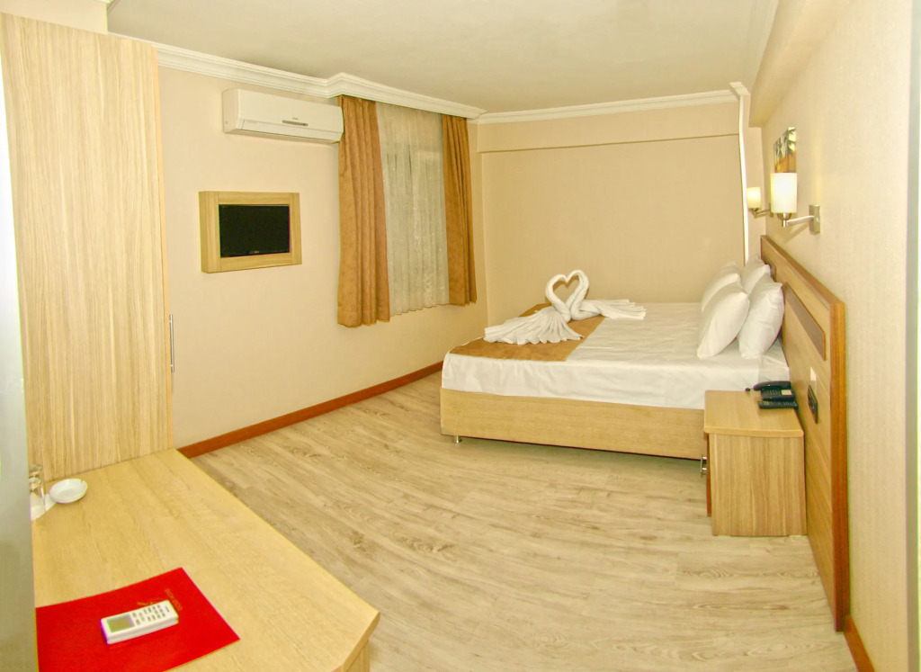 Gold Hotel