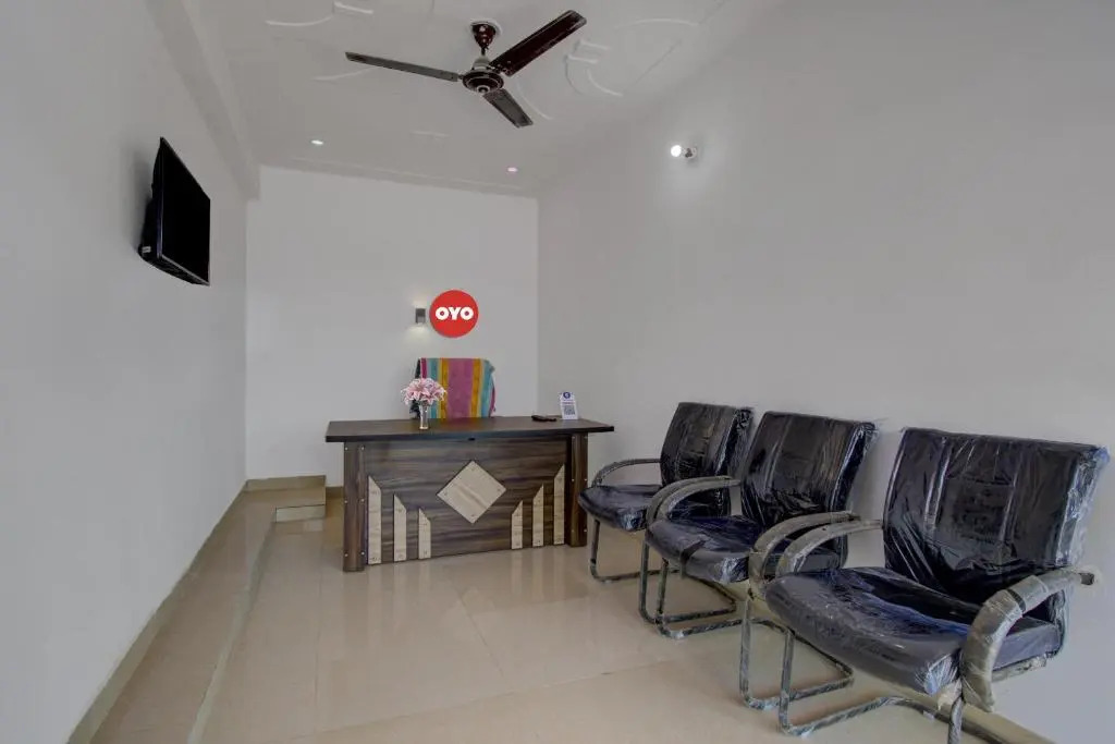 OYO Flagship 80528 Hotel Manisha Palace
