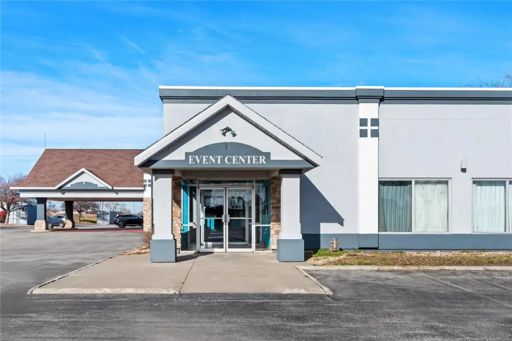 Suburban Studios Fort Dodge