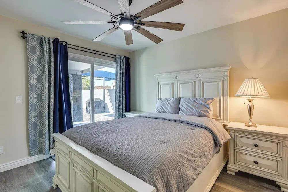 3 Mi to Desert Diamond Arena: Peoria Home w/ Yard!