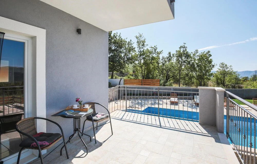 Awesome Home in Blato na Cetini With Wifi and 4 Bedrooms