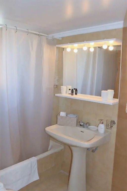 Adelos Apartment with Garden Terrace near Vouliagmeni Beach