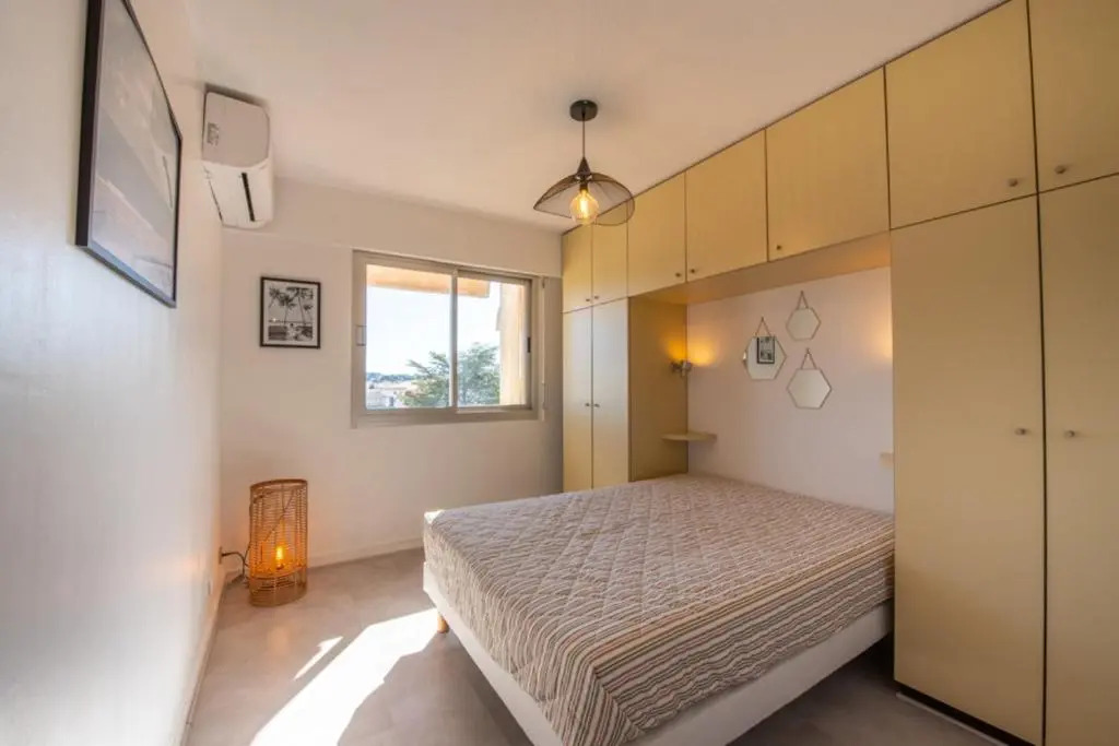 Apt with Pool 10 Min From the Beach