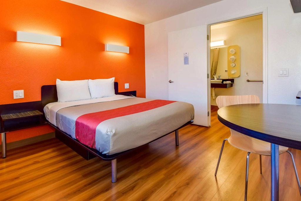 Motel 6-Riverside, CA - South