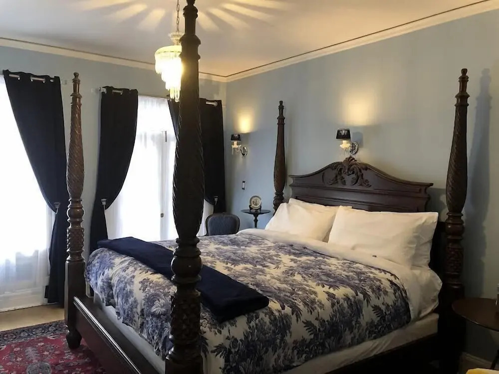 The Pendleton House Bed and Breakfast
