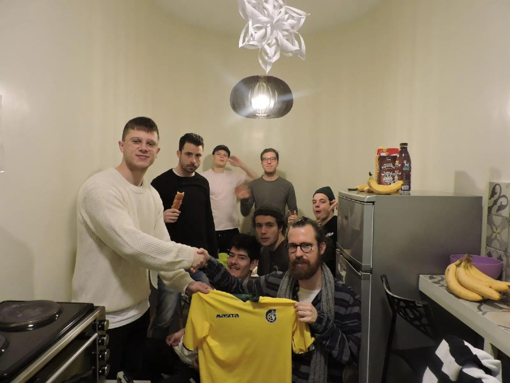Roommates Hostel