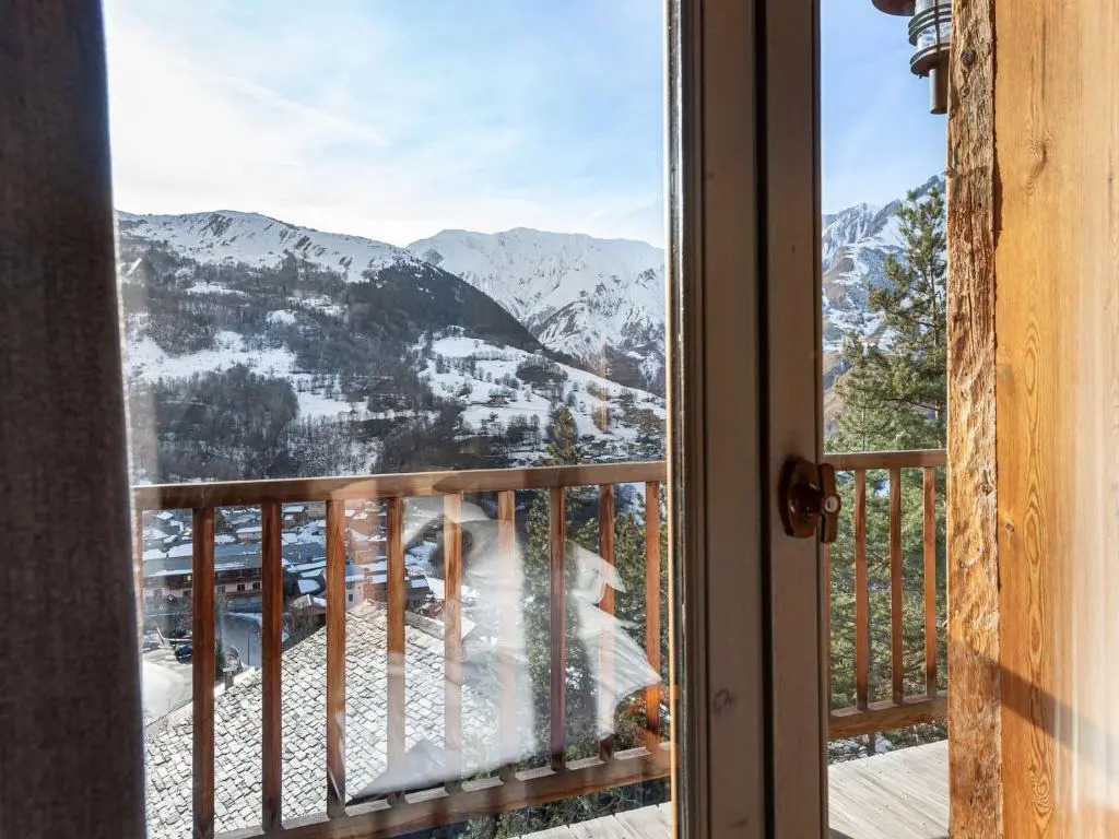 Chalet avec jacuzzi, proche des pistes, pour 10 personnes - FR-1-570-20