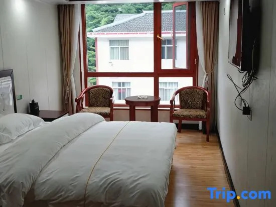 Yuquan Farmhouse