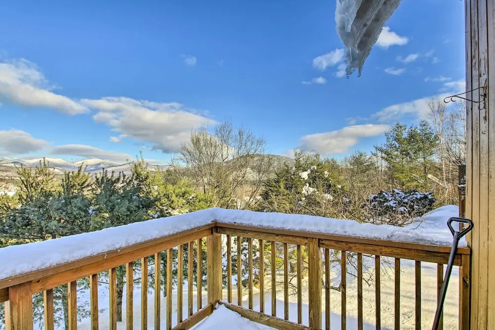 3 Mi to Attitash Resort: Condo w/ Mtn Views!