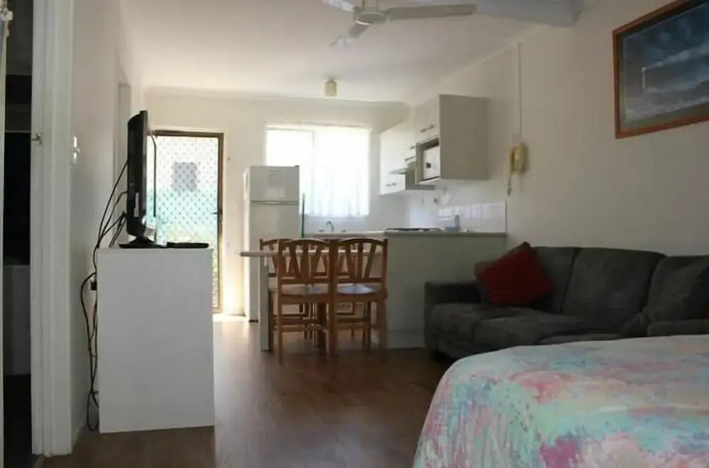 Bargara Beach Motor Inn budget accommodation pet friendly on application