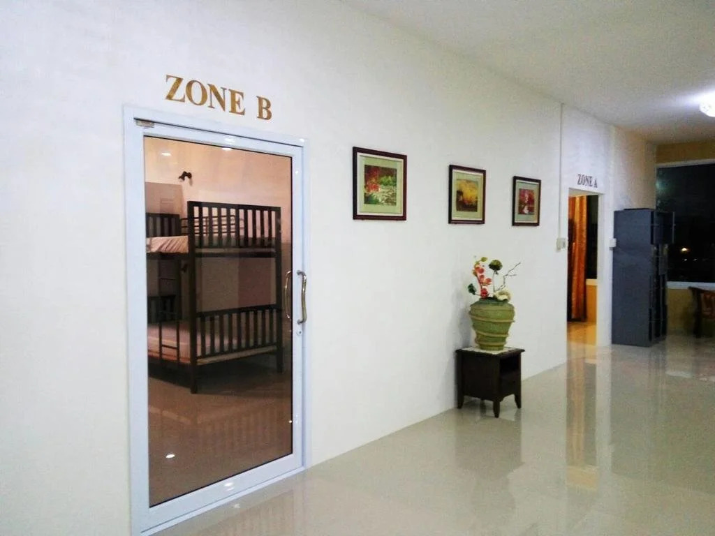 Samui Lakeside Hostel - Adults Only