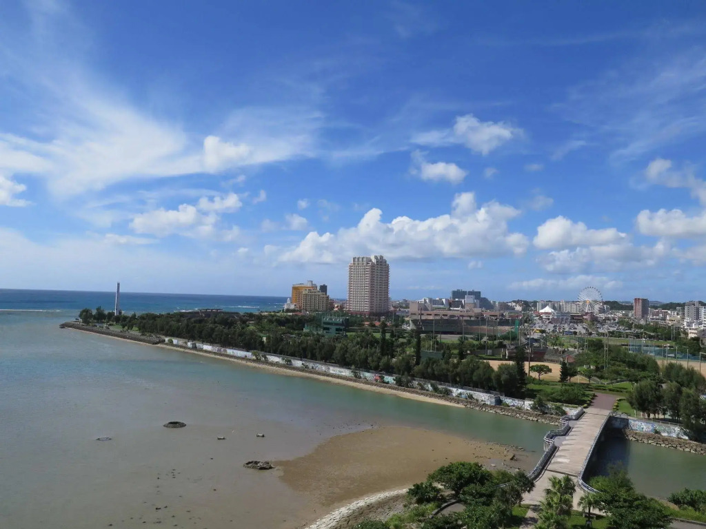 Beach Front Tower Mihama by DSH