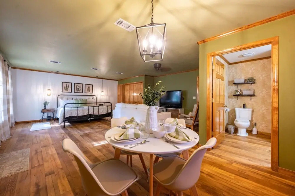 Rose Lane Cottage Studio With Game Room and Private Hot Tub by Redawning