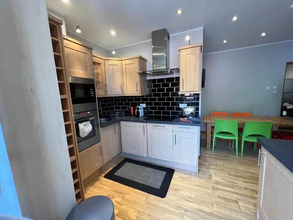 onlysaintg - Apartment Bernadette Spacious 4 bedrooms Great views, 120 m2 Only 500m from the centre and ski lift GREAT YEAR ROUND