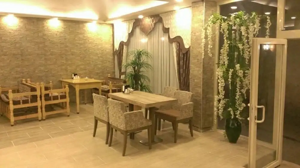 Ahranis Hotel
