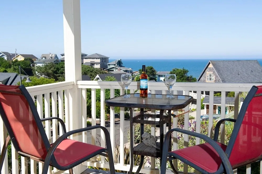 The Black Pearl 3 Bedroom Home