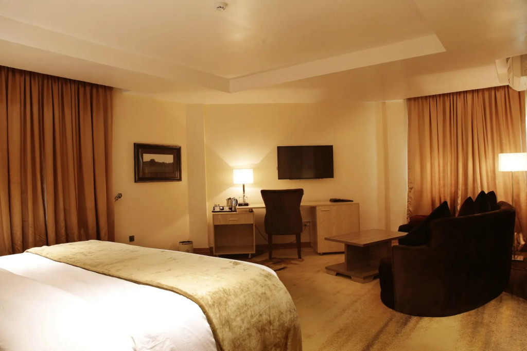 BON Hotel Elvis