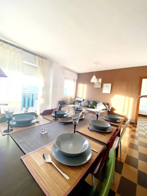 3 Bed room flat with Sea & Mountain View