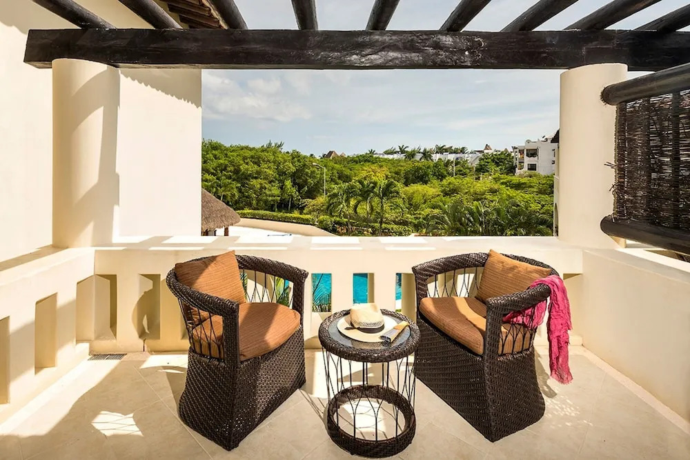 Luna Maya? Beautiful 2BR Beach Condo By Select