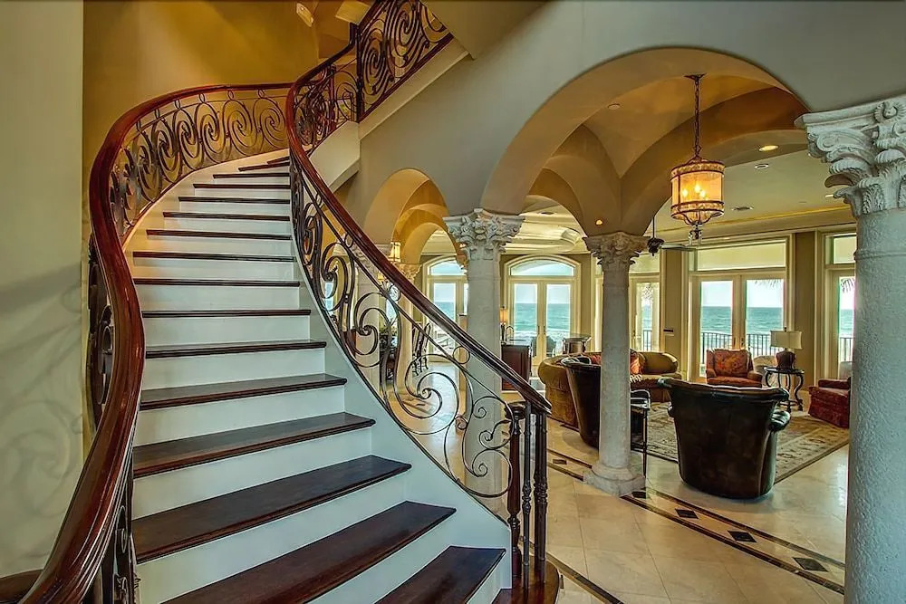 Capitano 7 Bedroom Holiday Home by Five Star Properties