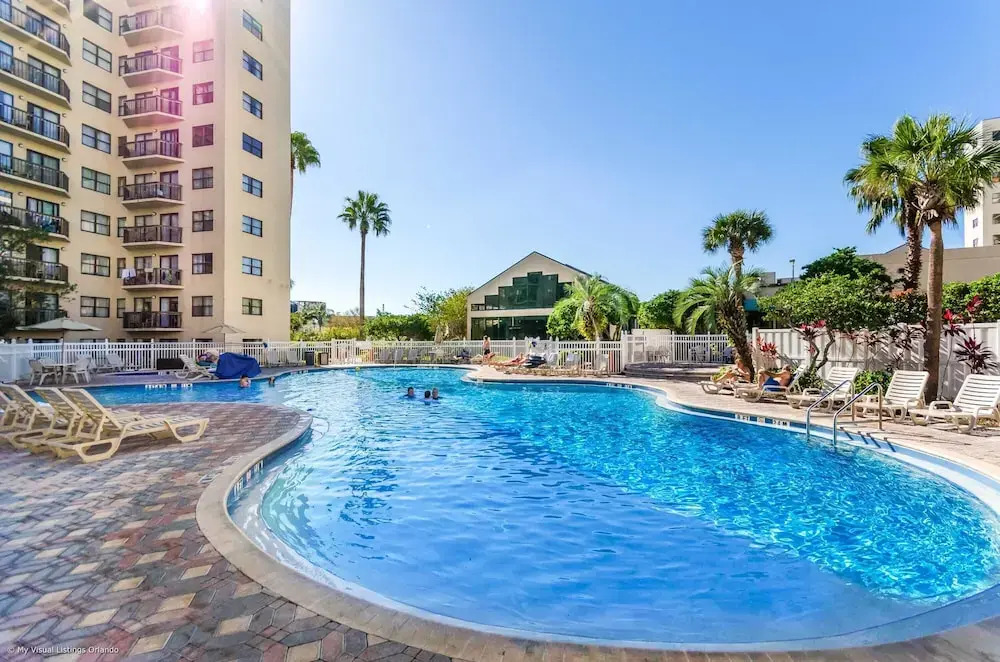 Stylish Condo CDC Standards Private Balcony 2BD 2BA 6en165