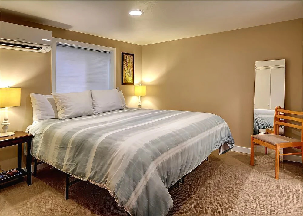 Birch Tree Cottage - Three Bedroom Home with Fireplace