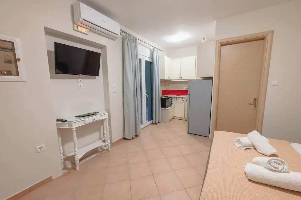 Seaside Nest in Kourouta Steps From the Beach