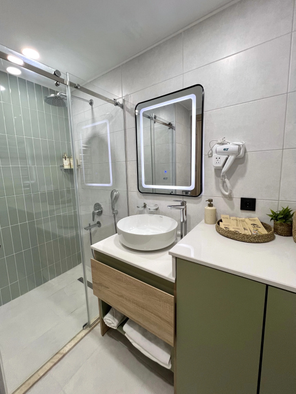 Апартаменты Premium 1st line, free rooftop pool and sea view