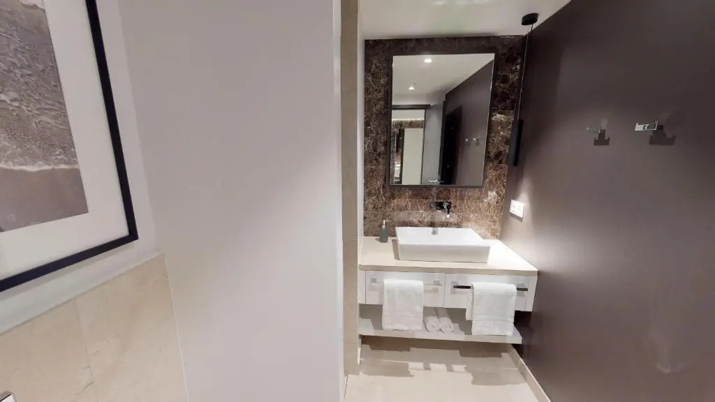 White Pearl Apartment 1.10