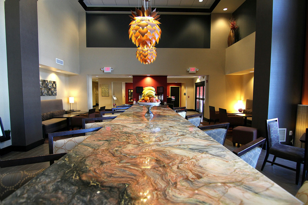 Hampton Inn & Suites Grand Forks