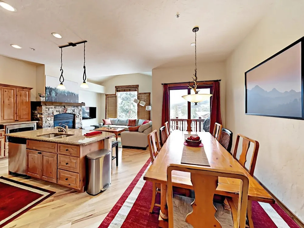 965 Bear Trail Townhouse 3 Bedrooms 3.5 Bathrooms Townhouse