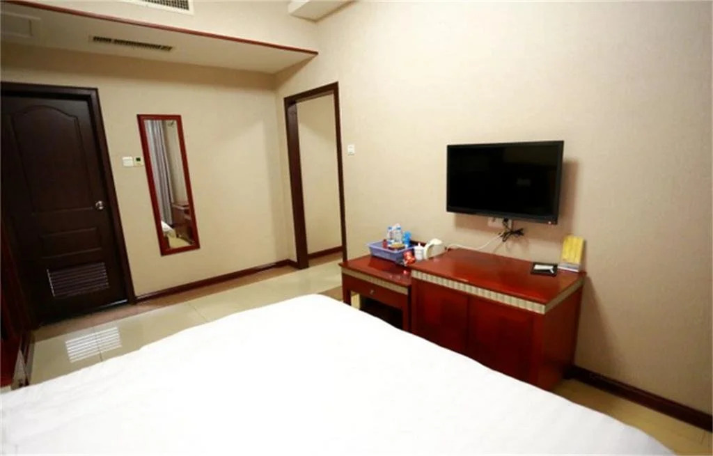 Pai Hotel Bengbu Train Station
