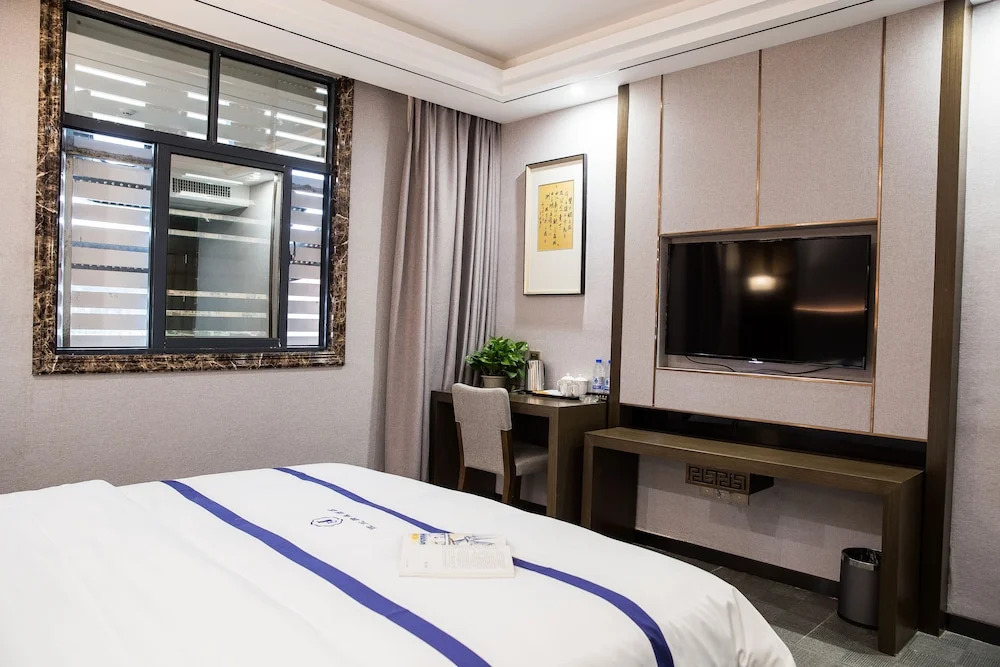 Guiyang Jialan Selected Hotel